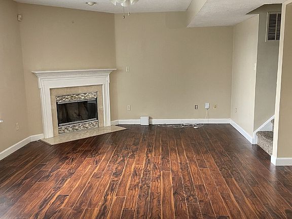 3rd image of 397 Longview Bnd