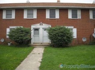 689 Old Indian Trl, Aurora, IL 60506