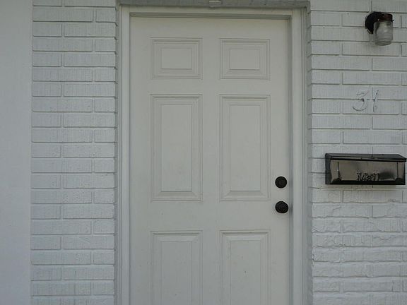 2nd image of 31 Arthur Ct #31
