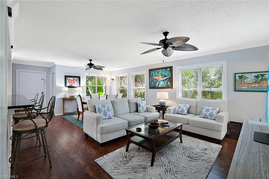2 bed, 2.0 bath, 1374 sqft, $5,000 — Photo 3