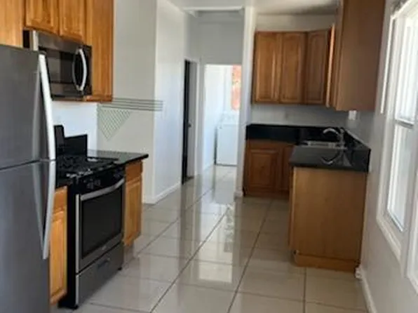 2429 Valdez St, Oakland, CA 94612