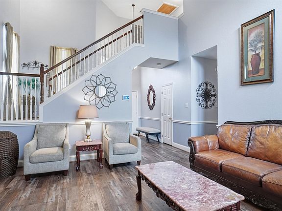 3rd image of 1812 Haley Cir