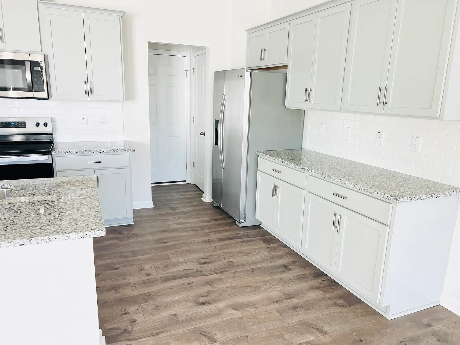 3 bed, 2.5 bath, 1699 sqft, $2,050 — Photo 1