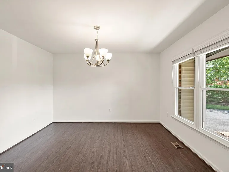 8902 Huxley Ct — Photo 60
