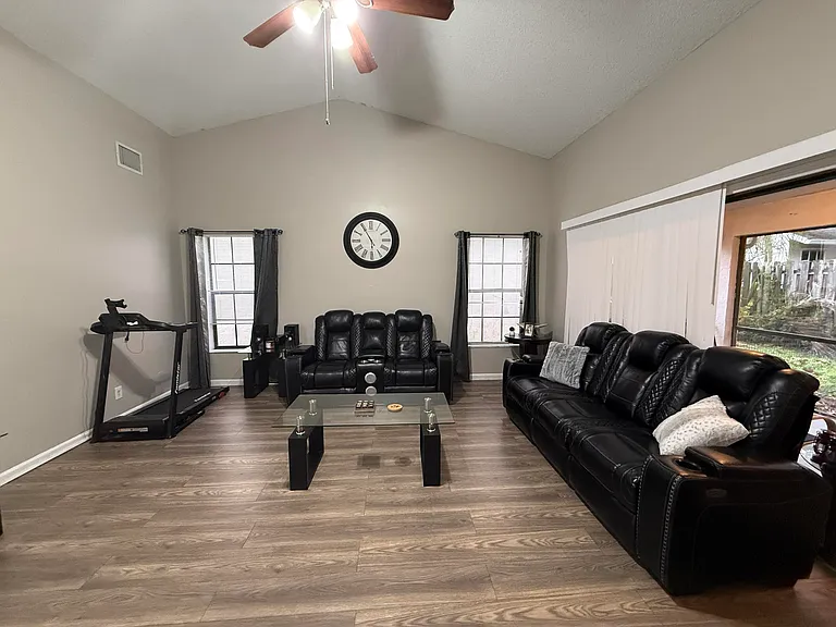 13025 Meadowbreeze Dr — Photo 5