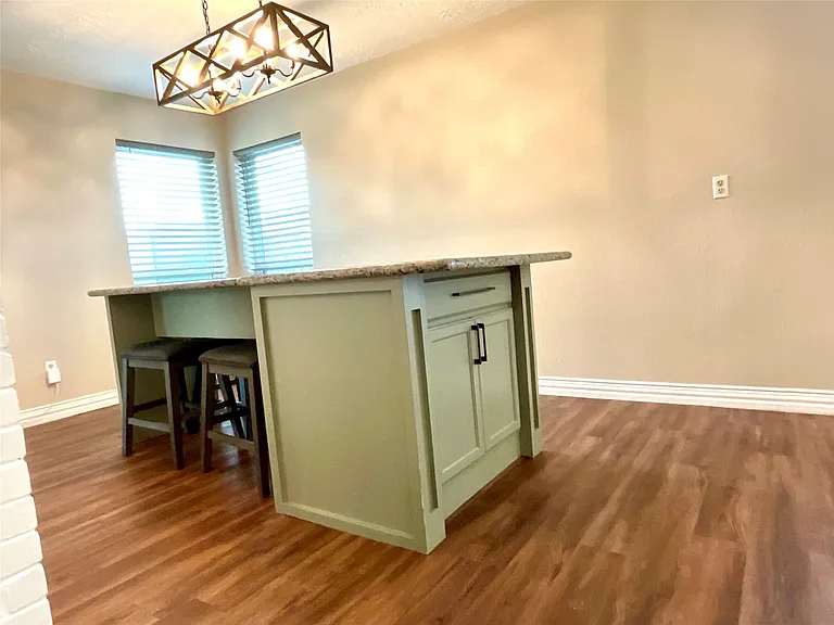 518 Barrow Downs Way — Photo 8