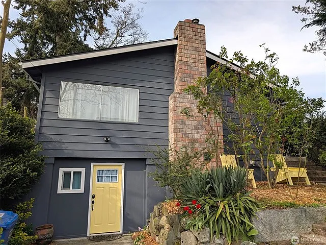 936 N 101st St #2