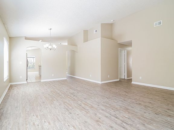 3rd image of 4000 Shawn Cir