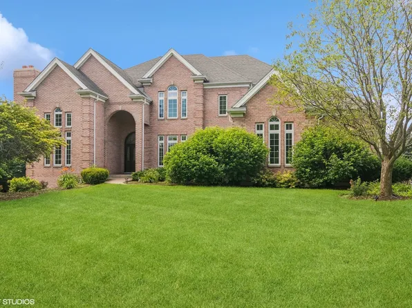 25220 N Abbey Glenn Dr, Lake Zurich, IL 60047