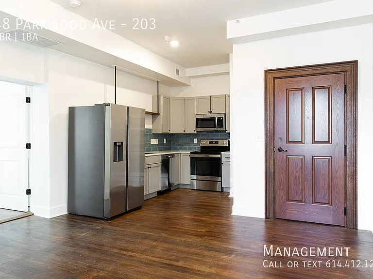 48 Parkwood Ave #203 — Photo 1