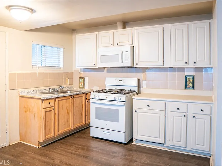114 N Lewis St #A — Photo 1
