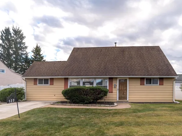 123 Vermont Ln, Levittown, PA 19054