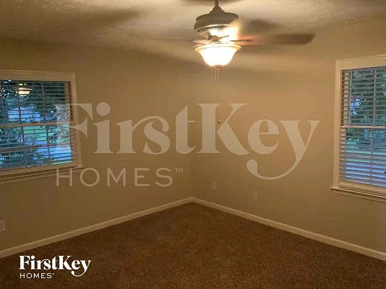 3267 Wintercreeper Dr — Photo 9