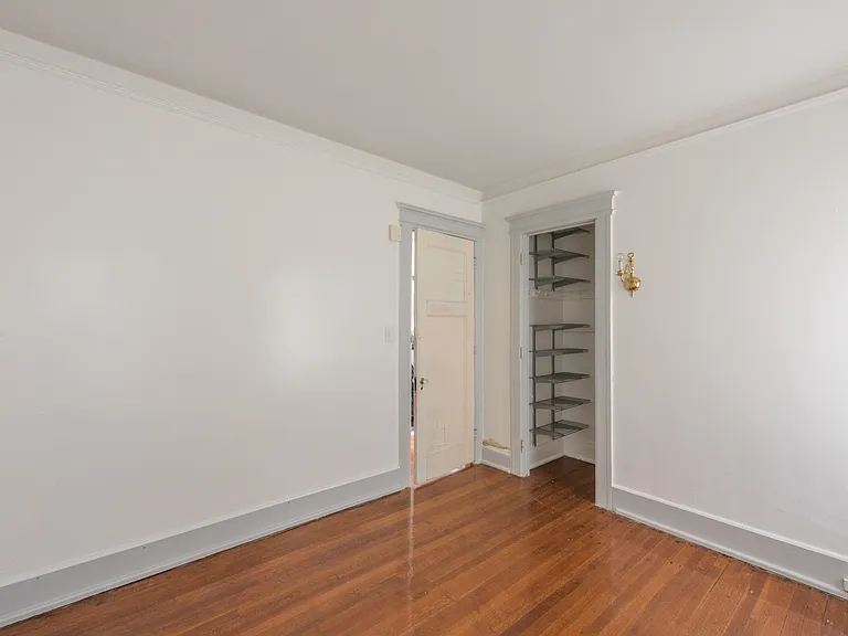 420 E Ferry St #1 — Photo 14
