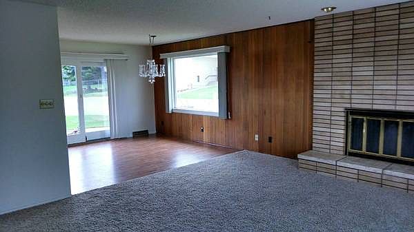 2nd image of 209 Carson St