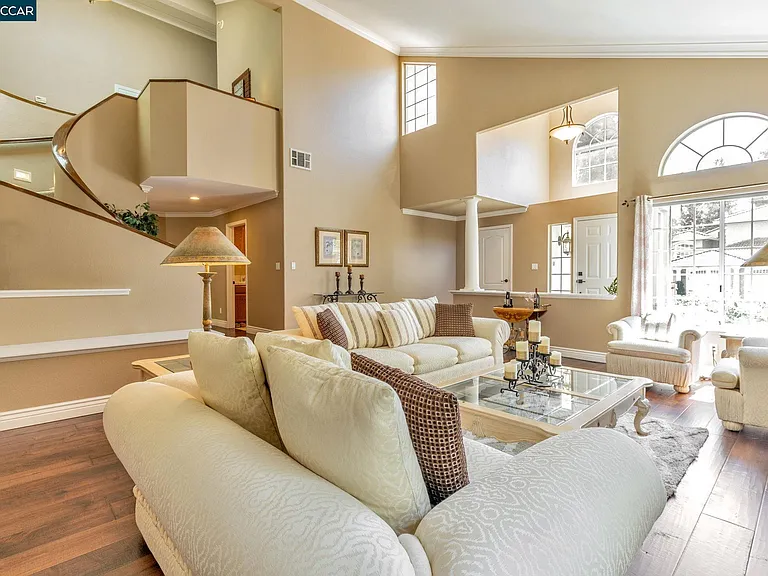 668 Sun Tree Ct — Photo 11
