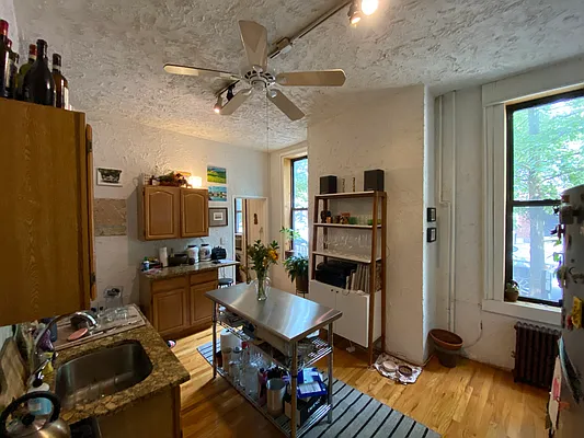 Rented by The InHouse Group | media 35