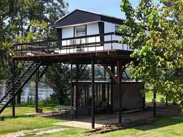 1295 Arnold Ln, Savannah, TN 38372