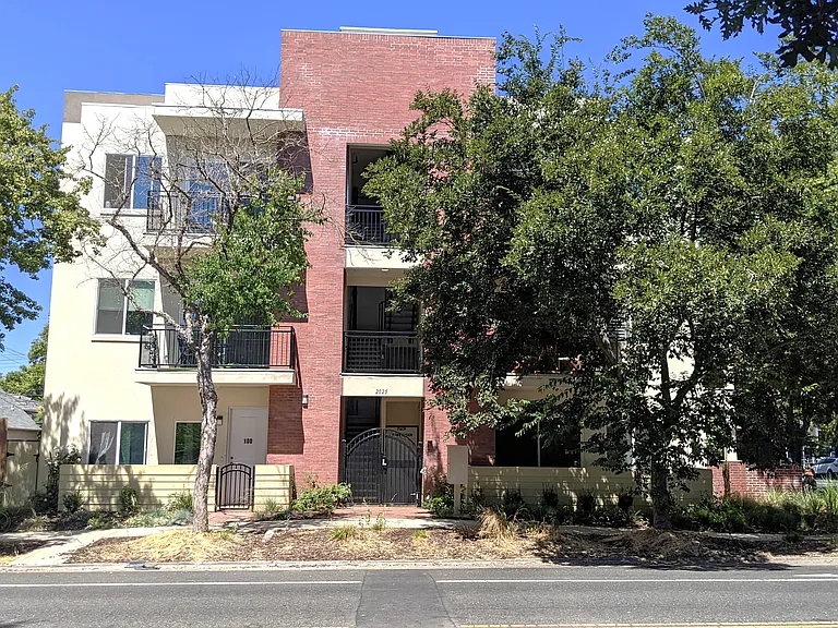1928 21st St #110 — Photo 9