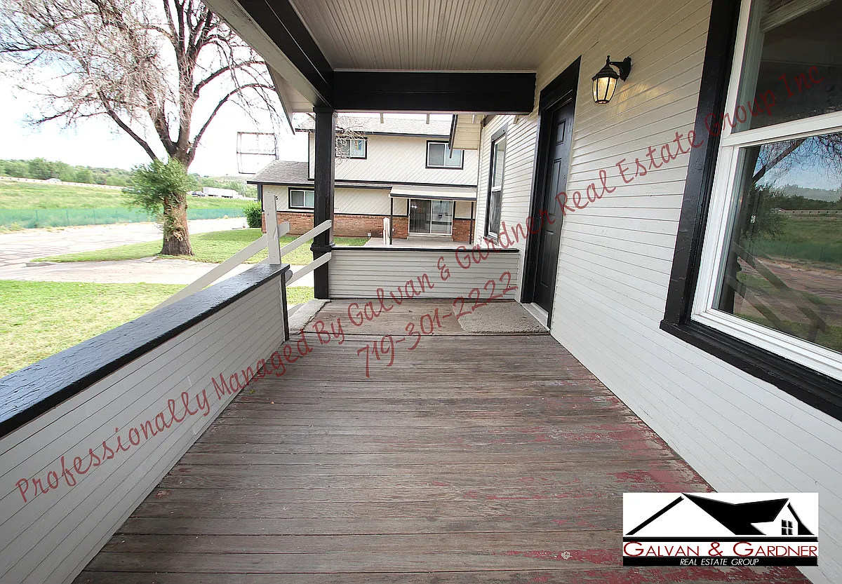 Building Photo - 301 E Arvada St
