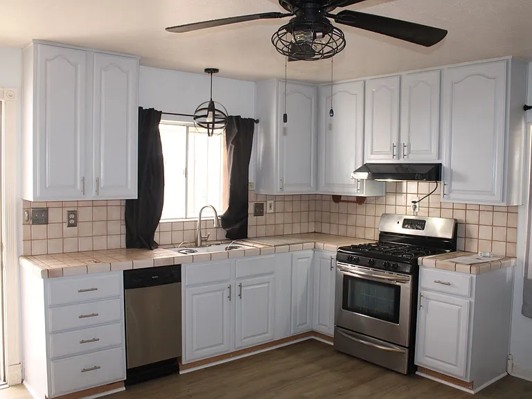 135 Poinsettia Ave — Photo 8