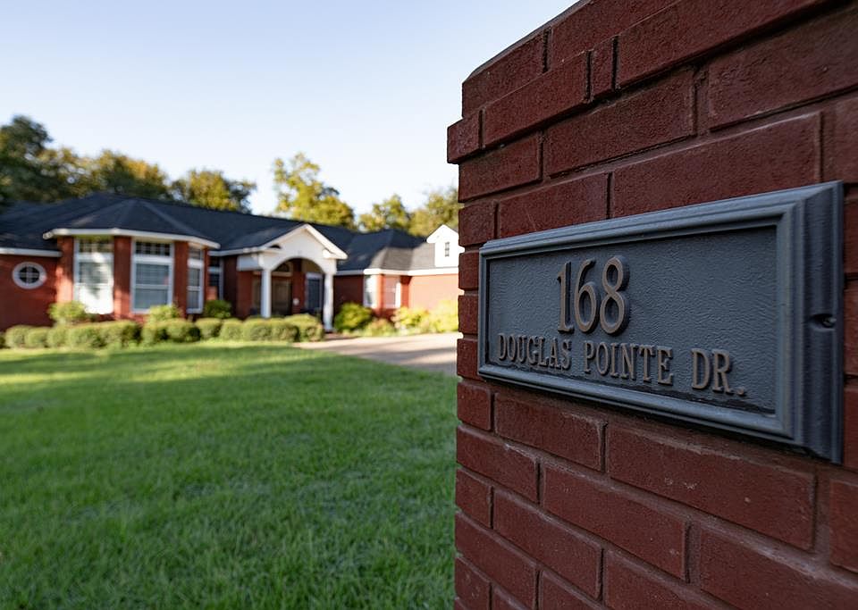 1st image of 168 Douglas Pointe Dr