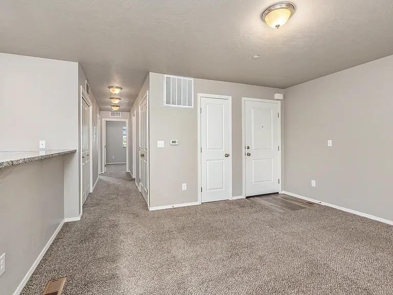 4305 S 10th Ave #4305-102 — Photo 7