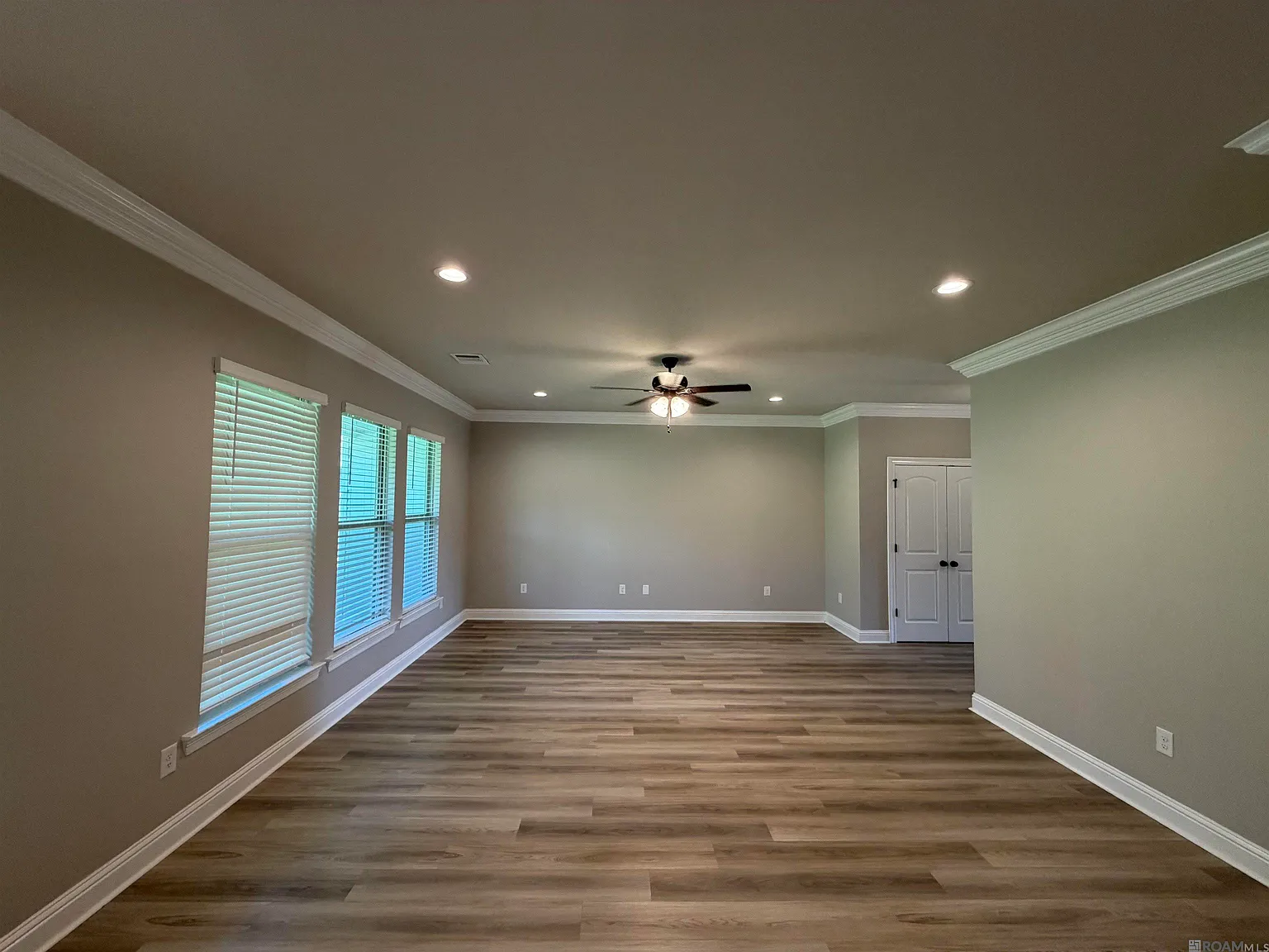 4 bed, 1858 sqft, $2,200 — Photo 4