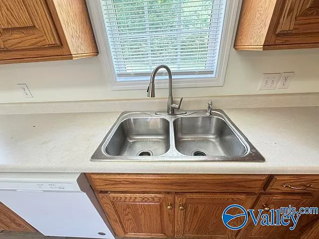 1386 Harvest Rd — Photo 11
