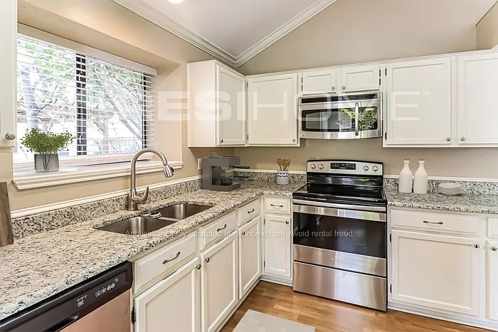 1541 N Valley Pkwy — Photo 3