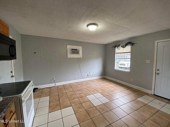 5th image of 3311 Chicago Ave #B