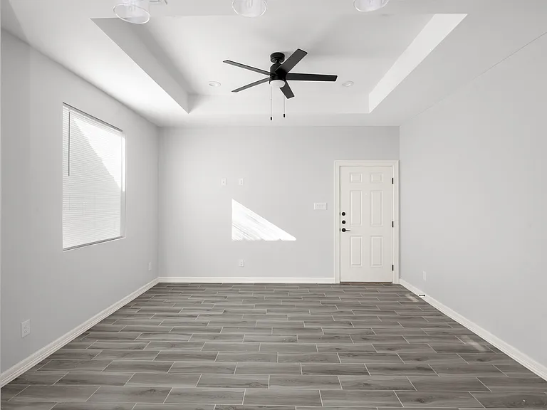 504 N Onyx Ave #3 — Photo 8