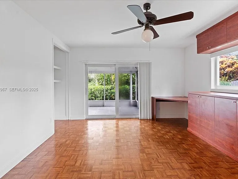 1961 NE 188th St — Photo 3