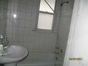 4th image of 11 Laramie Ct