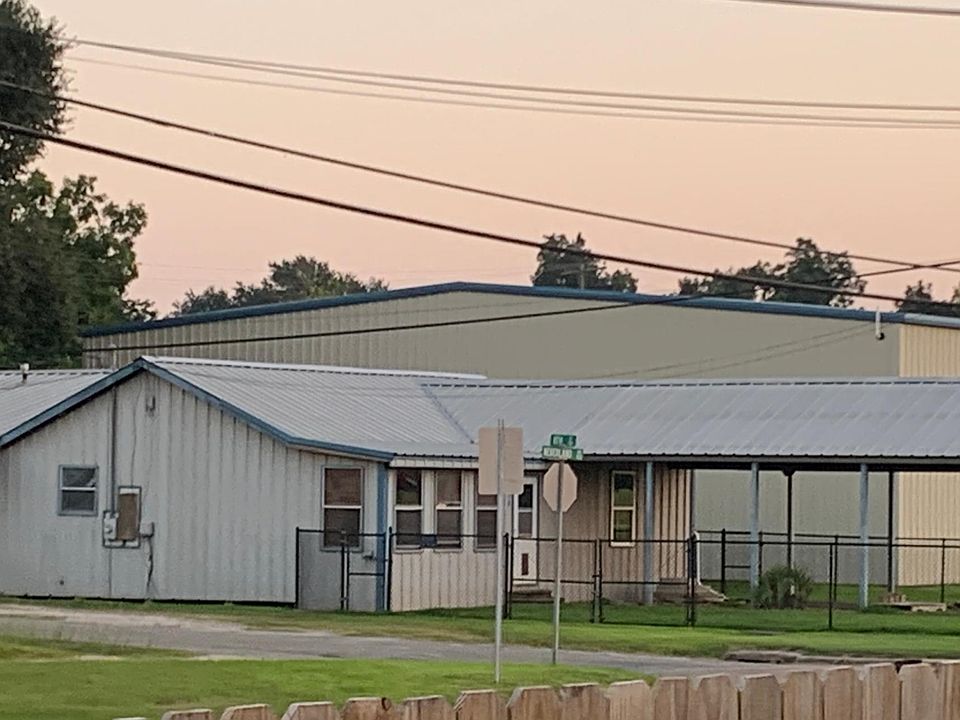 1st image of 728 Nederland Ave