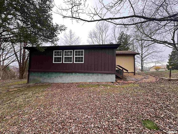 4th image of 30 Caroline Dr