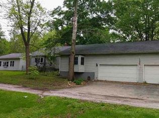 211 7th St, Pawnee, IL 62558