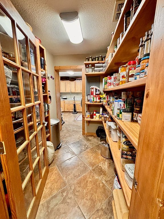 618 W Avenue H - Property Image