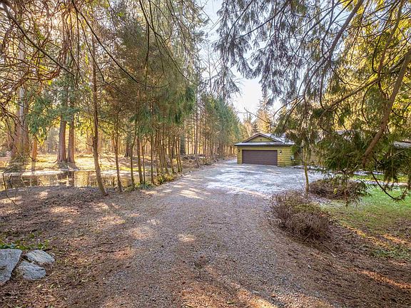 4th image of 12795 Fern Cres