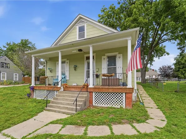1328 Spruce St, Leavenworth, KS 66048