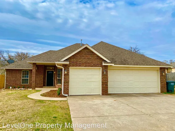 2216 Naples Way, Edmond, OK 73034