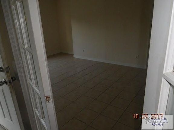 3rd image of 128 Leece Dr