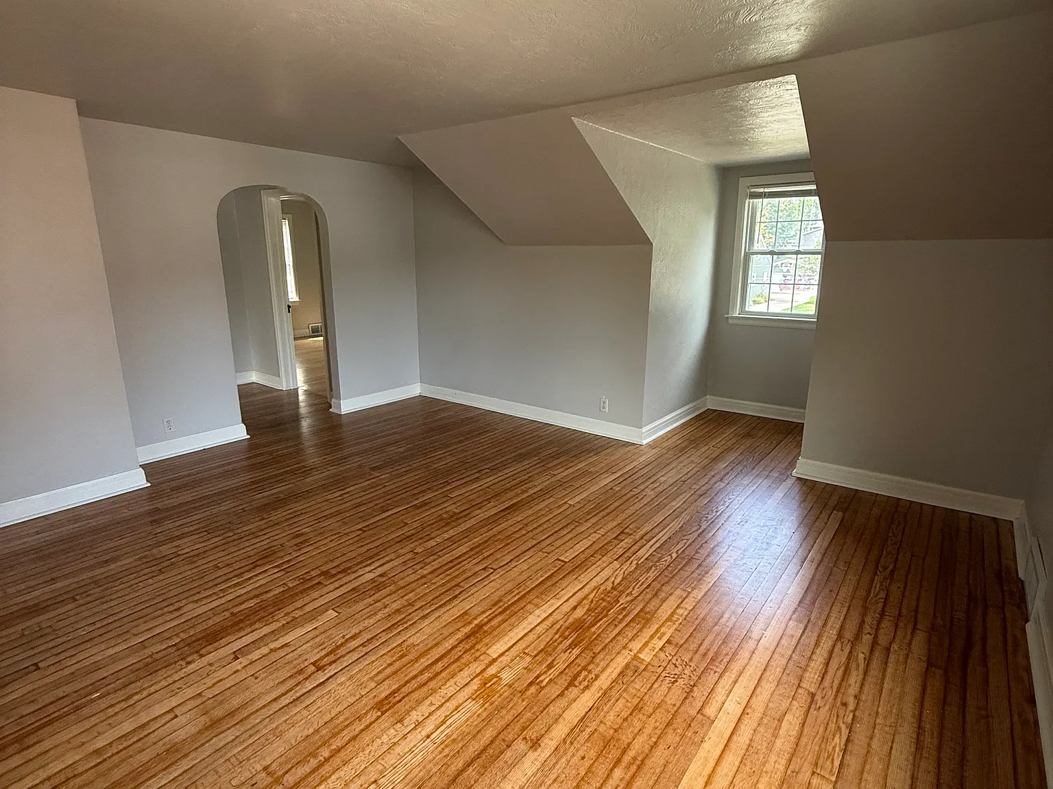 2 bed, 899 sqft, $1,200 — Photo 3