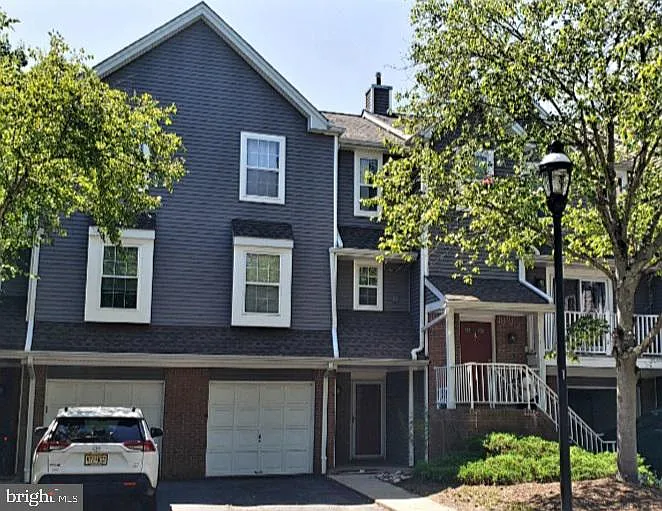 6 Halstead Pl