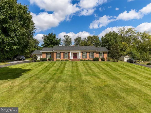 220 Greenfield Ave, Winchester, VA 22602