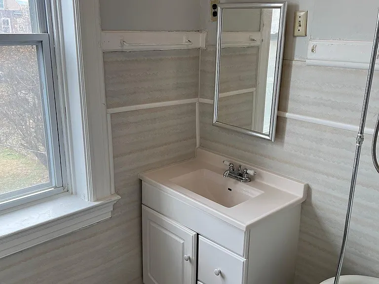 4556 Athlone Ave — Photo 3