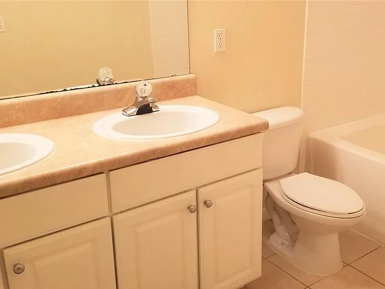 4950 NW 44th Ln #103 — Photo 16