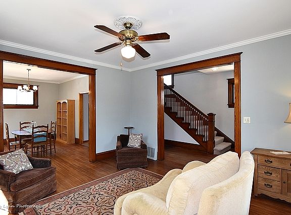 2nd image of 409 E Park Ave
