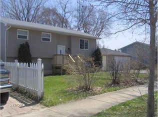 3007 Galilee Ave, Zion, IL 60099