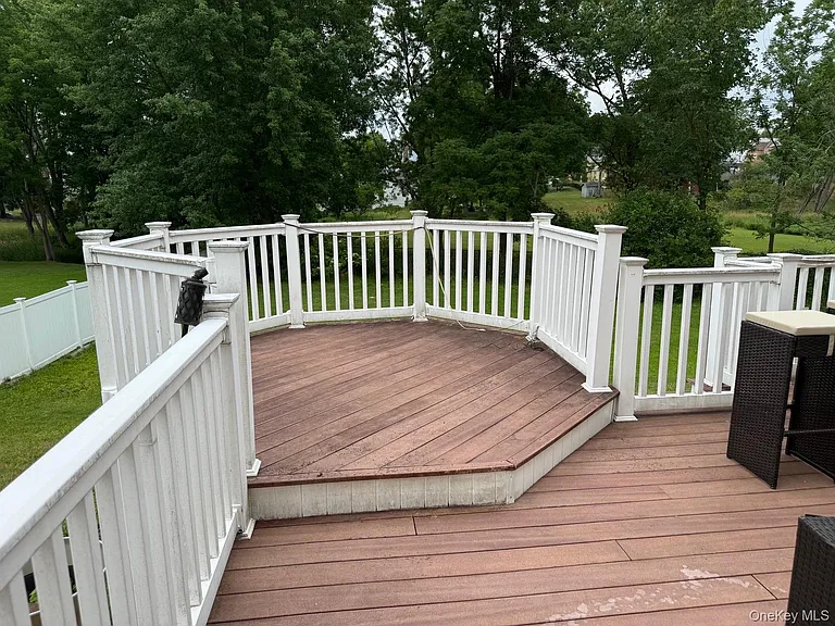 9 Ashland Ave — Photo 36